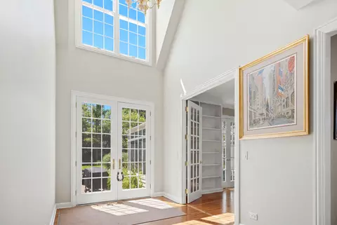 Entry Way - 233 Valley Rd, Trout Valley, IL 60013 photo 3 of 4