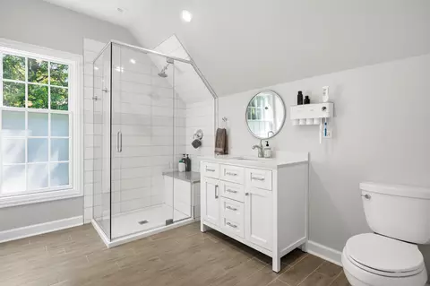Bath - 233 Valley Rd, Trout Valley, IL 60013 photo 4 of 5
