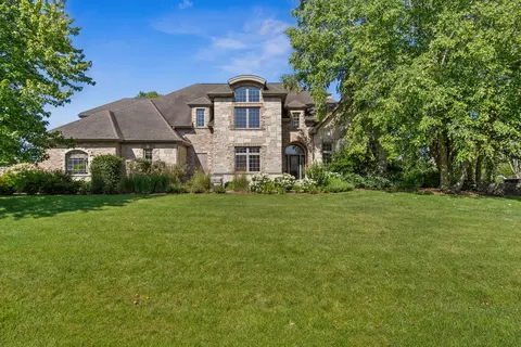 3 N874 John Greenleaf Whittier Pl, Saint Charles, IL 60174
