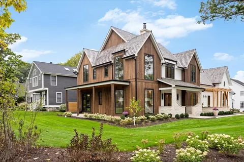 104 S Monroe St, Hinsdale, IL 60521