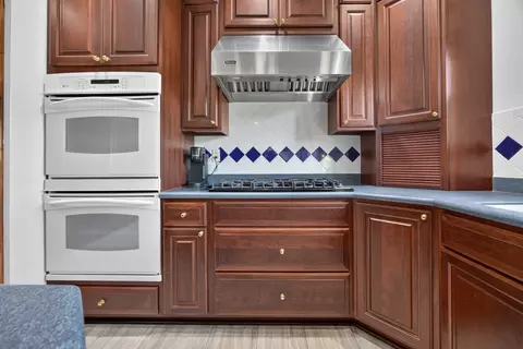 Kitchen - 402 Northridge Cc Ests, Normal, IL 61761 photo 8 of 9