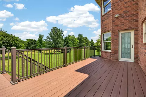 Exterior - 402 Northridge Cc Ests, Normal, IL 61761 photo 4 of 10
