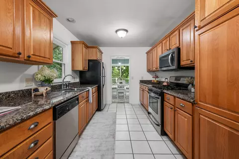Kitchen - 113 31st Ave, Moline, IL 61265 photo 1 of 5