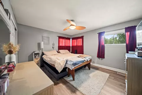 Bedroom - 113 31st Ave, Moline, IL 61265 photo 1 of 3