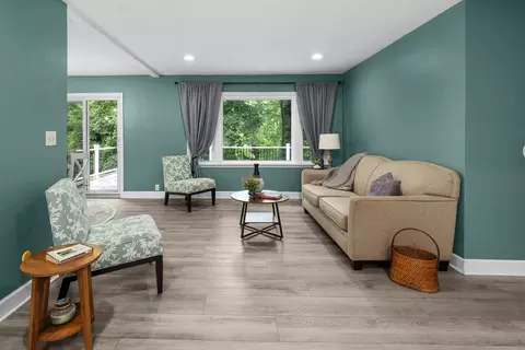 Living - 113 31st Ave, Moline, IL 61265 photo 2 of 3