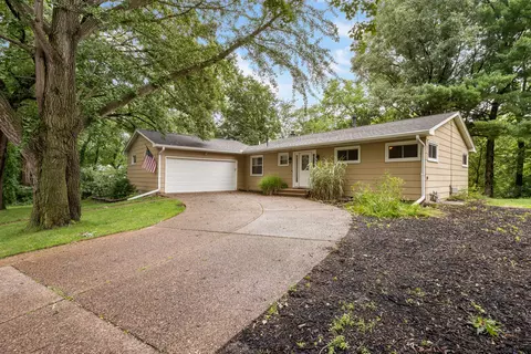 Exterior - 113 31st Ave, Moline, IL 61265 photo 2 of 5