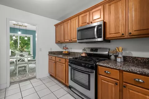 Kitchen - 113 31st Ave, Moline, IL 61265 photo 5 of 5