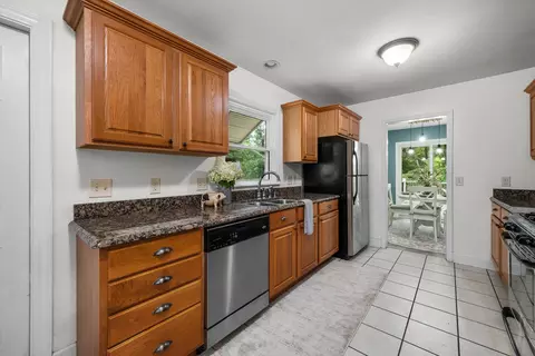 Kitchen - 113 31st Ave, Moline, IL 61265 photo 3 of 5