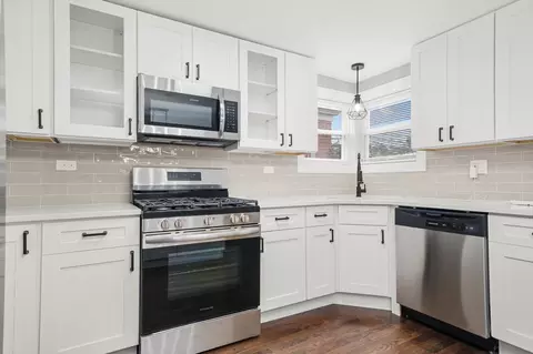 Kitchen - 819 E 98th Pl, Chicago, IL 60628 photo 5 of 7