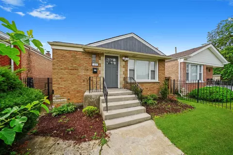 Exterior - 819 E 98th Pl, Chicago, IL 60628 photo 2 of 3