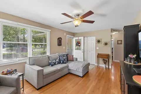 3002 Owl Dr, Rolling Meadows, IL 60008 photo 4
