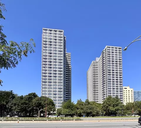 4250 N Marine Dr #714, Chicago, IL 60613