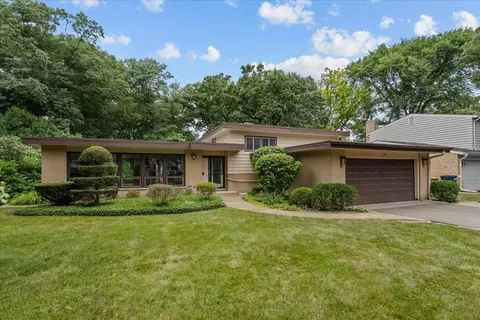 2708 Summit Ave, Highland Park, IL 60035