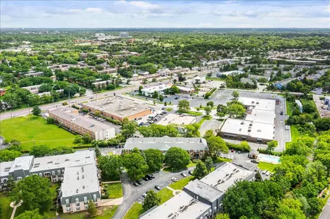 View/Area - 5300 Carriageway Dr #207, Rolling Meadows, IL 60008 photo 3 of 7