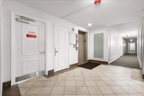 Entry Way - 5300 Carriageway Dr #207, Rolling Meadows, IL 60008 photo 3 of 3