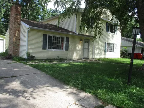 810 Centennial Dr, Champaign, IL 61821 photo 2