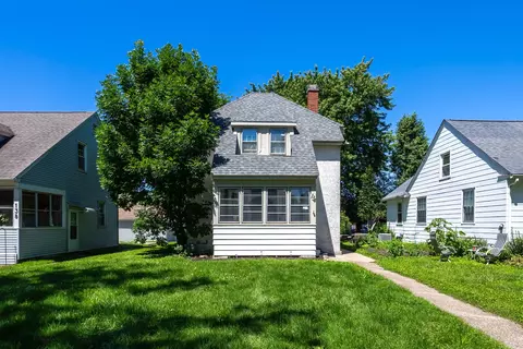 134 S Hazelwood Ave, Davenport, IA 52802