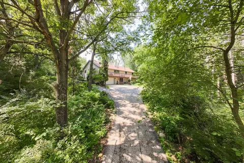 Exterior - 337 N Wild Cherry Dr, Dixon, IL 61021 photo 4 of 19