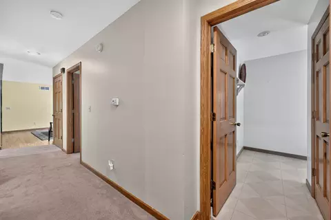 Entry Way - 337 N Wild Cherry Dr, Dixon, IL 61021 photo 3 of 7