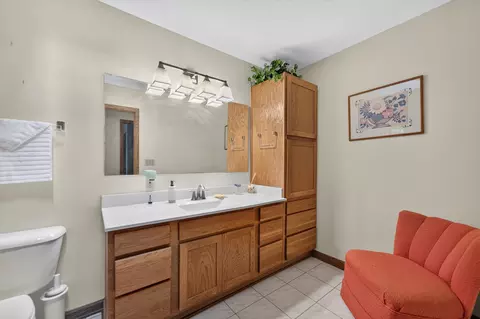 Bath - 337 N Wild Cherry Dr, Dixon, IL 61021 photo 1 of 5