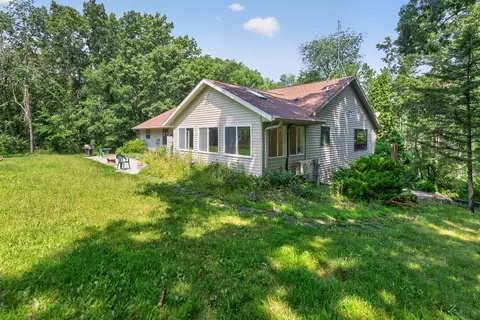 Exterior - 337 N Wild Cherry Dr, Dixon, IL 61021 photo 17 of 19