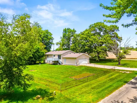 8212 Elm Ave, Downs, IL 61736 photo 32