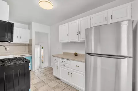 Kitchen - 3224 40th St, Moline, IL 61265 photo 3 of 4
