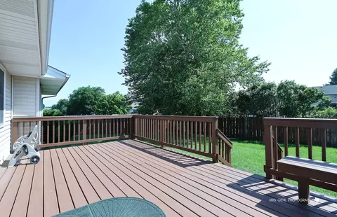 608 Wimbleton Trl, Mchenry, IL 60050 photo 5