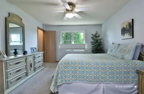 608 Wimbleton Trl, Mchenry, IL 60050 photo 17