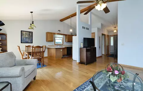 608 Wimbleton Trl, Mchenry, IL 60050 photo 12