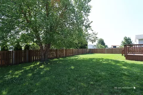 608 Wimbleton Trl, Mchenry, IL 60050 photo 8