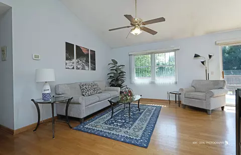 608 Wimbleton Trl, Mchenry, IL 60050 photo 11
