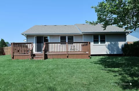 608 Wimbleton Trl, Mchenry, IL 60050 photo 7