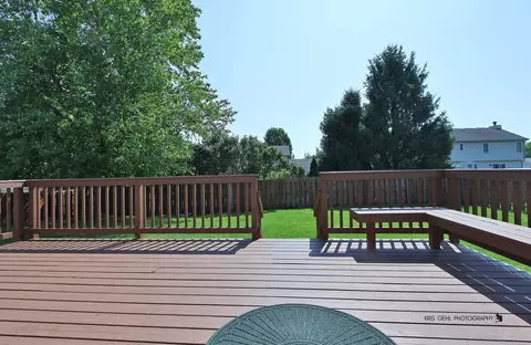 608 Wimbleton Trl, Mchenry, IL 60050 photo 3