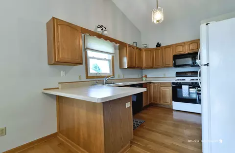 608 Wimbleton Trl, Mchenry, IL 60050 photo 14