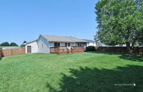 608 Wimbleton Trl, Mchenry, IL 60050 photo 6