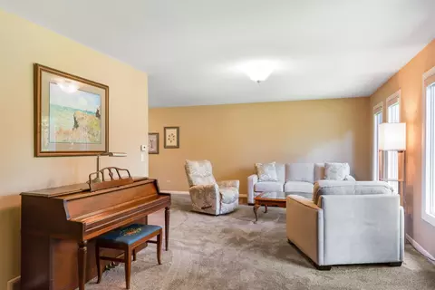 Living - 1124 Crane Dr, Sleepy Hollow, IL 60118 photo 1 of 4