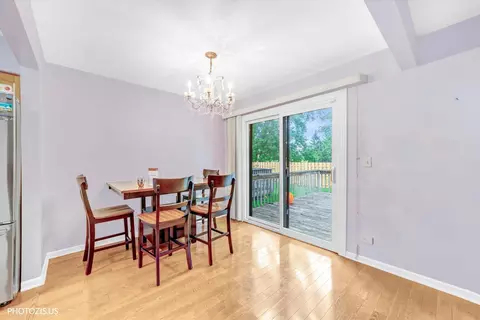 Dining - 411 Hickory Dr #411, Wheeling, IL 60090 photo 4 of 4