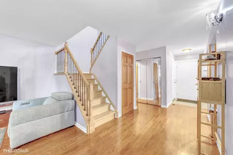 Entry Way - 411 Hickory Dr #411, Wheeling, IL 60090 photo 2 of 4