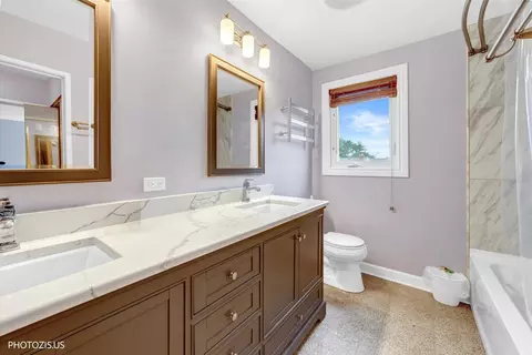 Bath - 411 Hickory Dr #411, Wheeling, IL 60090 photo 3 of 3