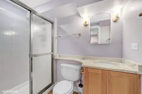 Bath - 411 Hickory Dr #411, Wheeling, IL 60090 photo 2 of 3