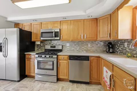 Kitchen - 1925 W State Route 113, Kankakee, IL 60901 photo 2 of 2