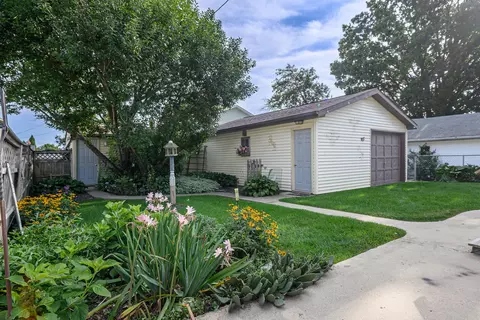 Exterior - 336 E 1st St, El Paso, IL 61738 photo 4 of 7