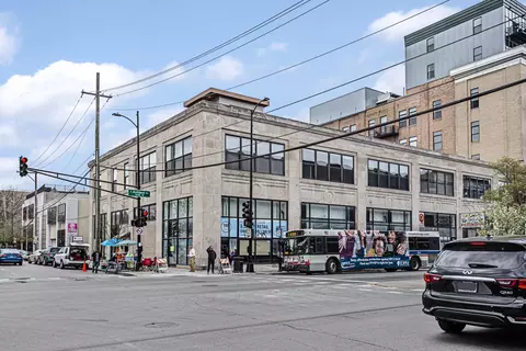 1600 W Adams St #202, Chicago, IL 60612