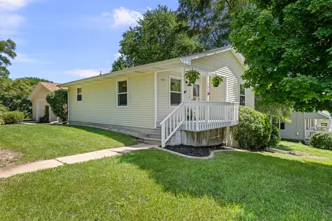 425 Wisconsin St, Le Claire, IA 52753