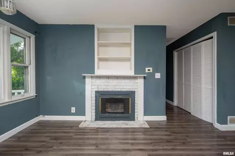 3823 15th St, Moline, IL 61265 photo 5