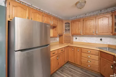3823 15th St, Moline, IL 61265 photo 11