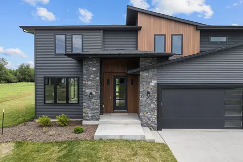 383 Madison Dr, Riverdale, IA 52722