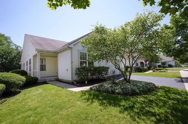 2241 Carillon Dr, Grayslake, IL 60030