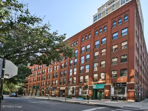 225 W Huron St #403, Chicago, IL 60654